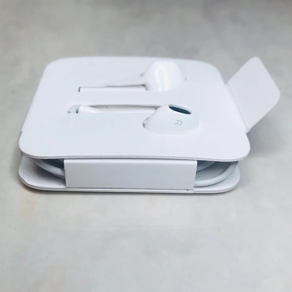 New. Apple White EarPods / Headphones with Wired Connection